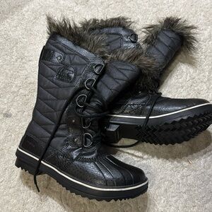 SOREL women's snow boots